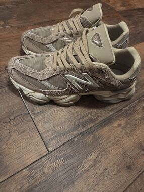 New Balance 9060 Mushroom UP9060PB EXCELLENT CONDITION US 10